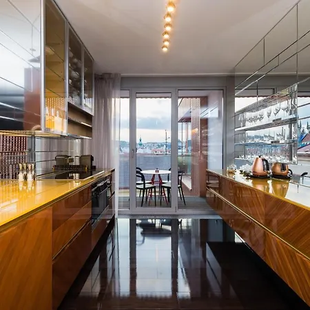 Empirent Rooftop Collection * Praga
