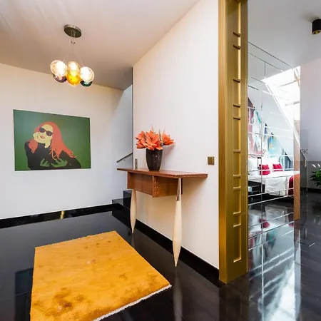 Empirent Rooftop Collection Apartment