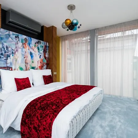 Empirent Rooftop Collection Apartment *