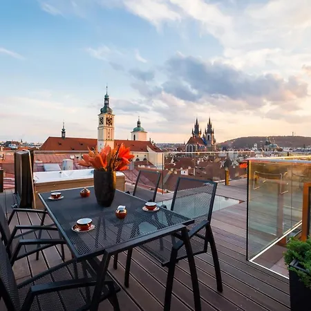 Empirent Rooftop Collection Apartment *