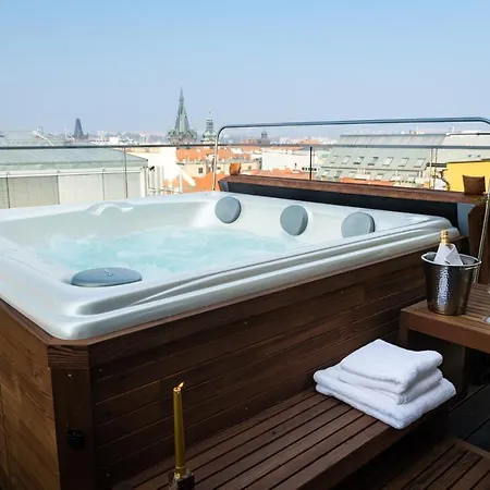 Empirent Rooftop Collection
