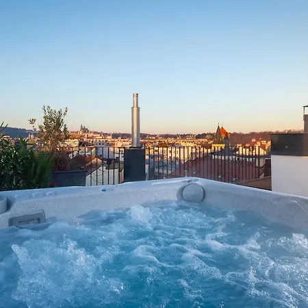 Empirent Rooftop Collection * Prag